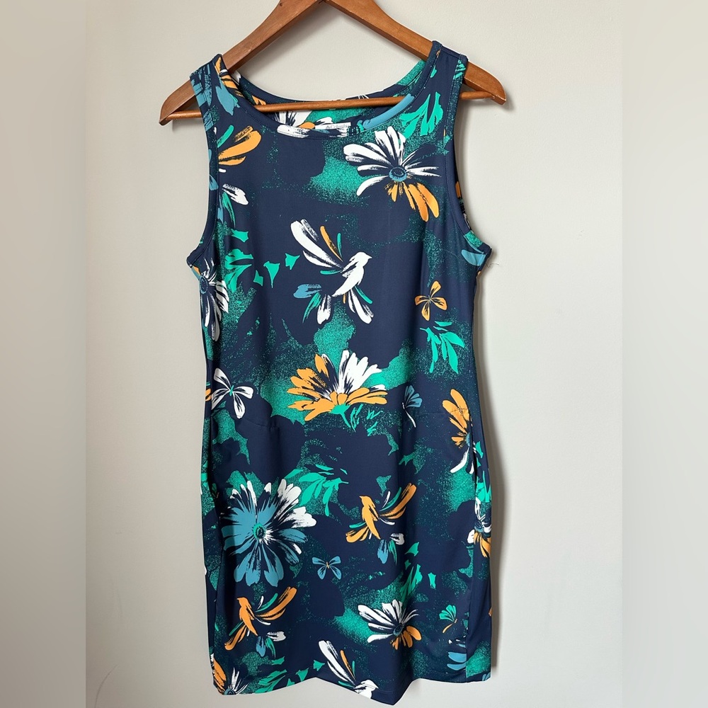 NWOT Women’s Columbia dress. Medium navy blue with flowers